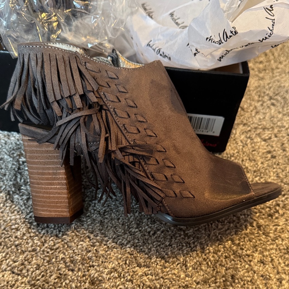 NWT Michael Antonio Dark Brown/Charcoal Fringe Chunky Heeled Boots Size 7